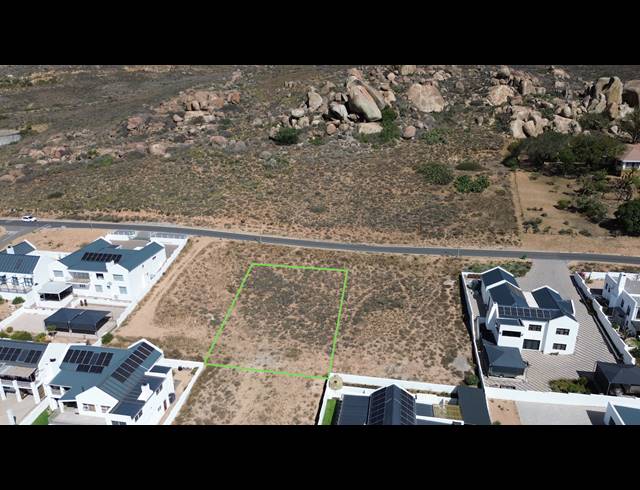 812M² VACANT LAND FOR SALE IN DA GAMA BAY